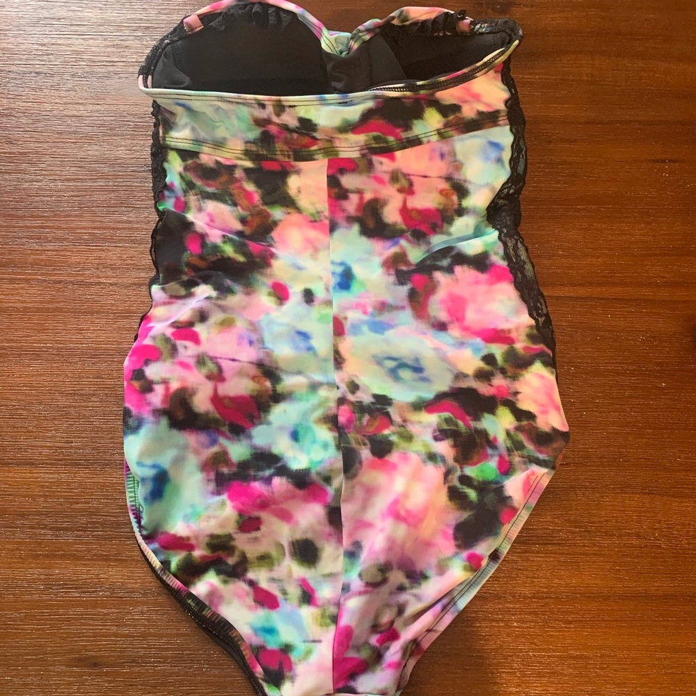 SPANX tummy control swim suit-size 6 - Picture 2 of 3